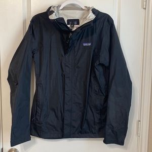 Mens (M) Patagonia lightweight rain jacket.